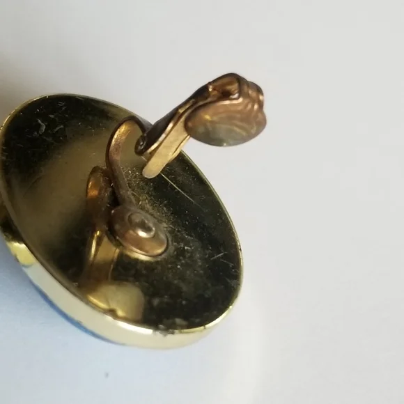 Vintage earrings chunky clip on oval egg shaped wavy pearlized blue gold tone - Picture 12 of 14